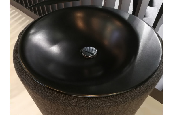 Bette Lux Oval Couture Раковина встраиваемая  диаметр 550  без отв под смеситель цвет черный матовый 400 A220 TX-400