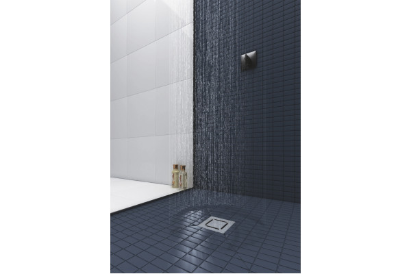 Душевой трап Berges Wasserhaus Platz Norma 090059 15x15 см хром, в пол около стены