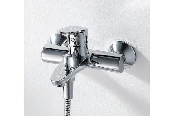Смеситель Bravat Drop F64898C-B для ванны с душем, однорычажный, хром