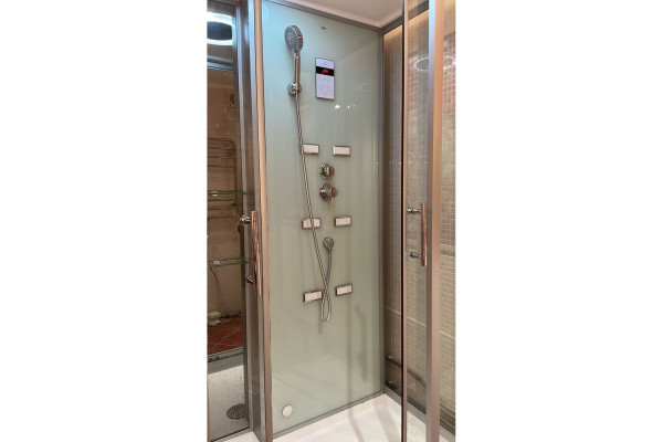Душевая кабина Frank F504-1 130х85х218 профиль хром, стекло прозрачное, прямоугольная, поддон низкий