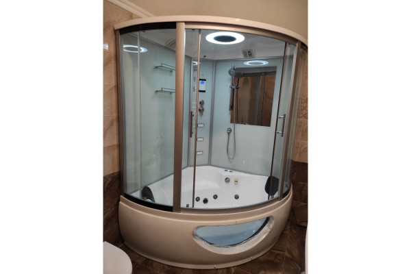 Душевая кабина Frank F652 150х150х218 профиль хром, стекло прозрачное, с баней, четверть круга, поддон глубокий