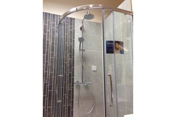 Душевая стойка Grohe Tempesta New  хром, штанга 113.2 см, шланг 175 см