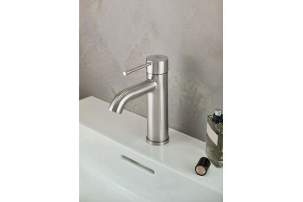Смеситель Grohe Essence New 23590001 для раковины однорычажный, хром