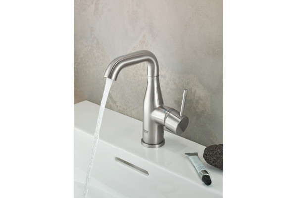 Смеситель Grohe Essence New 23462DC1 для раковины однорычажный, высота излива 16 см