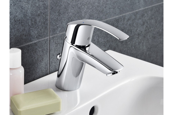 Смеситель Grohe Eurosmart New 23788002 для раковины однорычажный, хром