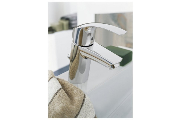 Смеситель Grohe Eurosmart New 23788002 для раковины однорычажный, хром