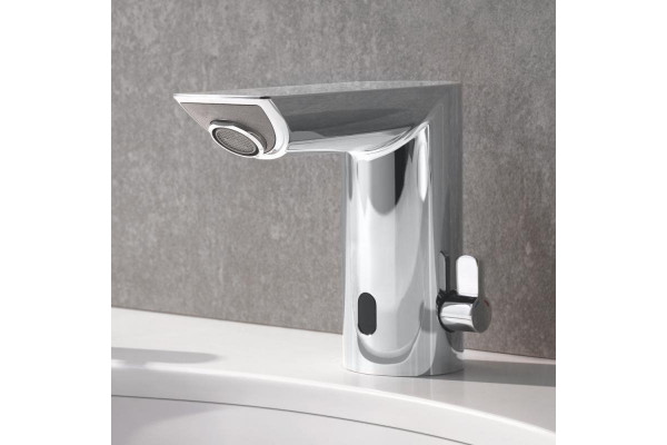 Смеситель Grohe Bau Cosmopolitan E 36451000 для раковины сенсорный, хром