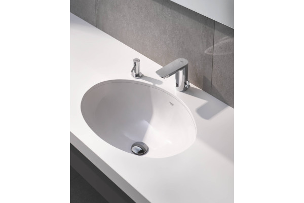 Смеситель Grohe Bau Cosmopolitan E 36451000 для раковины сенсорный, хром