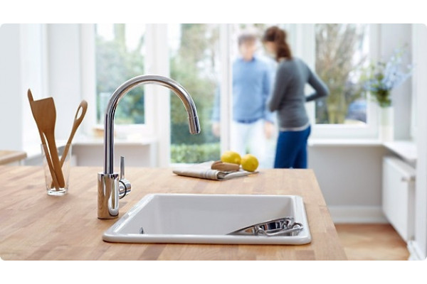 Смеситель для кухонной мойки Grohe Concetto с выдвижным высоким изливом, однорычажный, матовый