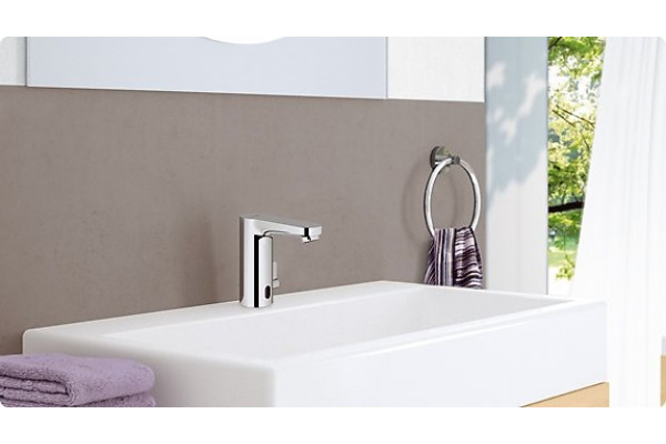 Смеситель Grohe Eurosmart бесконтактный сенсорный, хром, высота излива 10.4 см