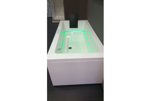 Treesse Dream 180 Ванна SX с гидромасс 180x80xh67см компл AWC 1 подголов черный  с фронт. и 1-ой  боков панелью DX LED хром скр.нап цвет:бел/хром V838F/1+V078F+V078LD+CROLED+ERO