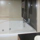 Шторка на ванну GuteWetter Lux Pearl GV-601AS правая 75 см стекло бесцветное, профиль хром в современном стиле