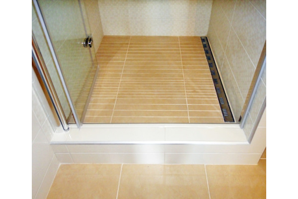 Душевая дверь в нишу GuteWetter Lux Door GK-102A левая 100 см стекло бесцветное, профиль хром, складная
