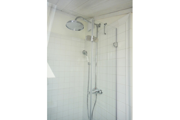 Душевая дверь в нишу GuteWetter Lux Door GK-002A правая 95 см стекло бесцветное, фурнитура хром, распашная