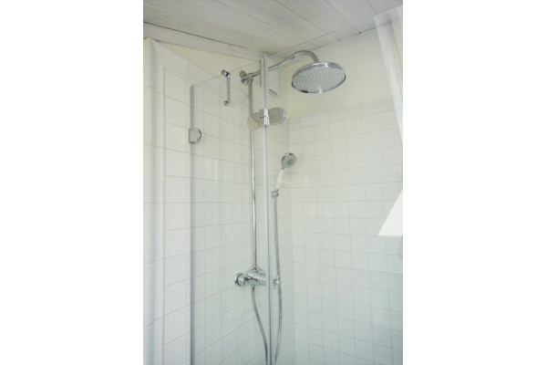 Душевая дверь в нишу GuteWetter Lux Door GK-002A левая 105 см стекло бесцветное, фурнитура хром, распашная