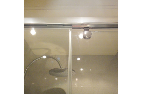 Душевая дверь в нишу GuteWetter Slide Door GK-862 левая 135 см стекло бесцветное, профиль хром, раздвижная
