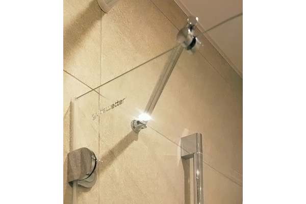 Шторка на ванну GuteWetter Lux Pearl GV-001A левая 60 см стекло бесцветное, фурнитура хром в современном стиле