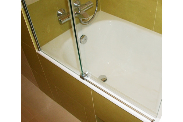 Шторка на ванну GuteWetter Slide Pearl GV-862 левая 110 см стекло бесцветное, профиль хром, раздвижная