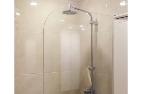 Шторка на ванну GuteWetter Lux Pearl GV-601 правая 70 см стекло бесцветное, профиль хром, распашная