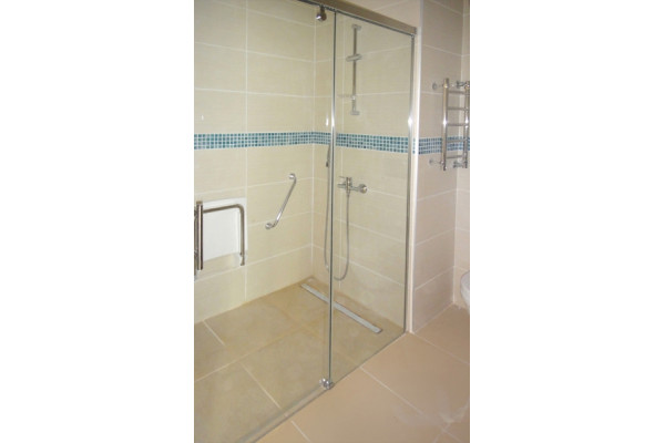 Душевая дверь в нишу GuteWetter Slide Door GK-862 правая 130 см стекло бесцветное, профиль хром, раздвижная