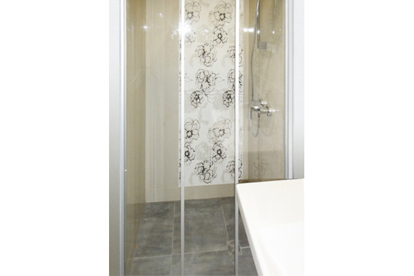 Душевая дверь в нишу GuteWetter Practic Door GK-403 113-117 см стекло бесцветное, профиль матовый хром, раздвижная