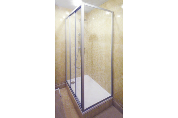 Душевой уголок GuteWetter Practic Rectan GK-403 левая 135x80 см стекло бесцветное, профиль матовый хром, прямоугольный, двери раздвижные