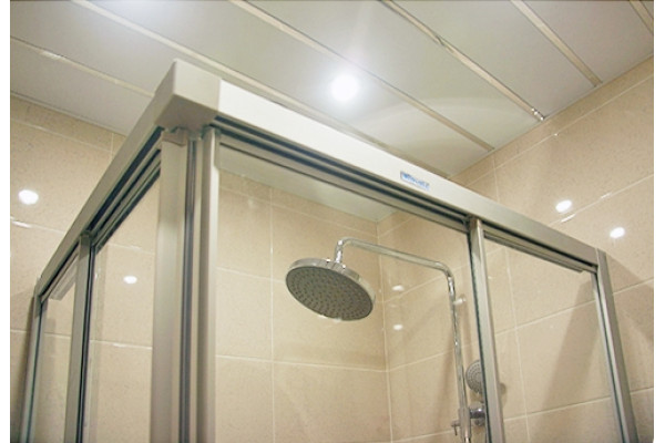 Душевой уголок GuteWetter Practic Rectan GK-422 правая 80x70 см стекло бесцветное, профиль матовый хром, прямоугольный, двери раздвижные