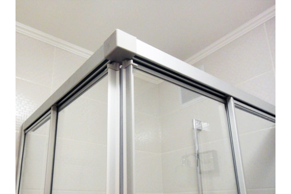 Душевой уголок GuteWetter Practic Square GK-422 70x70 см стекло бесцветное, профиль матовый хром, квадратный, двери раздвижные