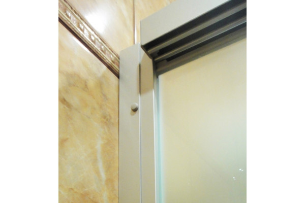 Душевой уголок GuteWetter Practic Square GK-422 70x70 см стекло бесцветное, профиль матовый хром, квадратный, двери раздвижные
