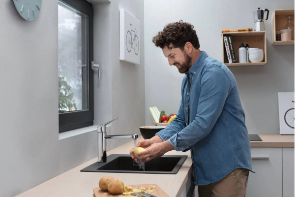 Смеситель Hansgrohe Focus M42 71806000 для кухонной мойки, хром, однорычажный, высота излива 12.2 см