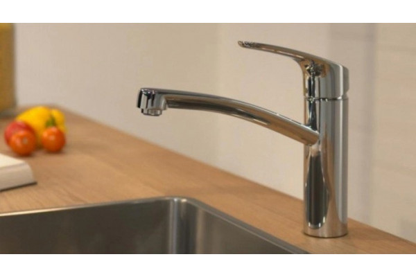 Смеситель Hansgrohe Focus M41 31804000 для кухонной мойки, хром, однорычажный, высота излива 15.5 см