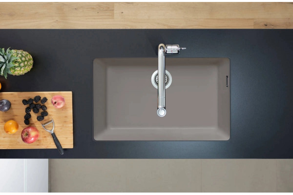 Смеситель Hansgrohe Metris M71 14834000 для кухонной мойки, хром, высота излива 22.1 см, длина излива 21 см