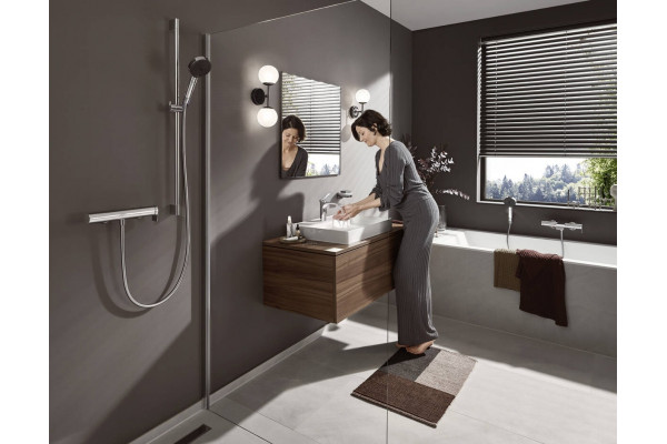Смеситель Hansgrohe Vivenis 75420000 для ванны с душем, хром, однорычажный, длина излива 21.6 см