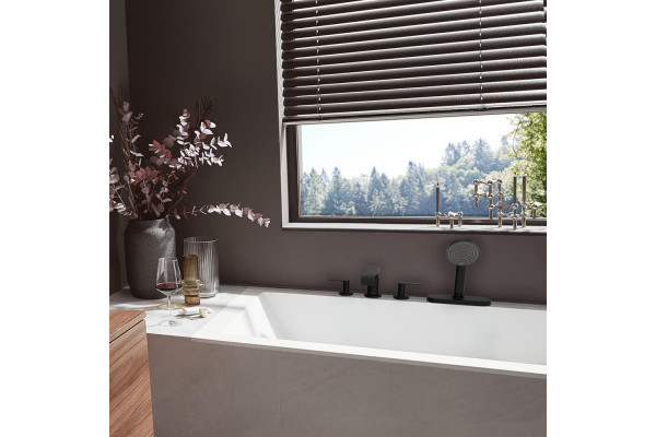 Смеситель Hansgrohe Vivenis 75444670 на борт ванны, матовый черный, двухвентильный, белый