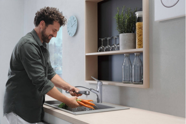 Смеситель Hansgrohe Focus M42 71829000 для кухонной мойки, хром, однорычажный, высота излива 15 см