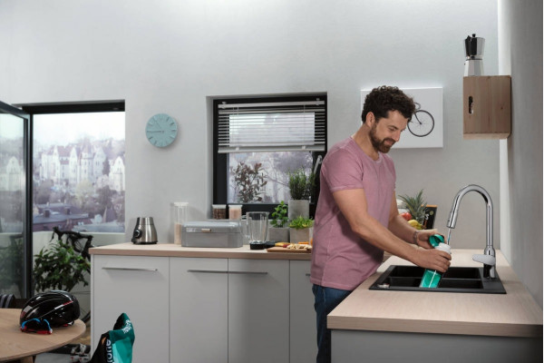 Смеситель Hansgrohe Focus M42 71820000 для кухонной мойки, хром, однорычажный, высота излива 21.9 см