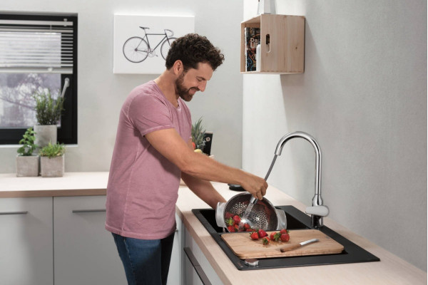 Смеситель Hansgrohe Focus M42 71820000 для кухонной мойки, хром, однорычажный, высота излива 21.9 см