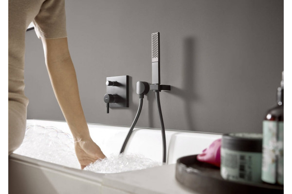 Душевая лейка Hansgrohe Rainfinity 100 26866670 матовый черный штанга 23 см,  в современном стиле