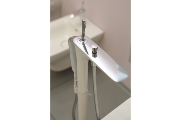 Смеситель Hansgrohe PuraVida 15473400 для ванны с душем, однорычажный, длина излива 18.6 см