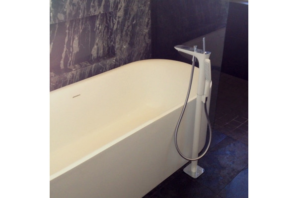 Смеситель Hansgrohe PuraVida 15473400 для ванны с душем, однорычажный, длина излива 18.6 см