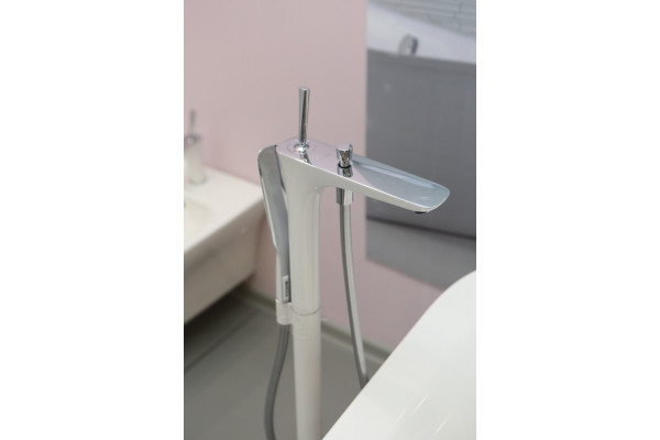 Смеситель Hansgrohe PuraVida 15473400 для ванны с душем, однорычажный, длина излива 18.6 см
