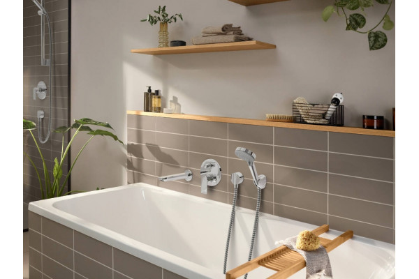 Смеситель для ванны с душем Hansgrohe Rebris E 72468000 хром, однорычажный