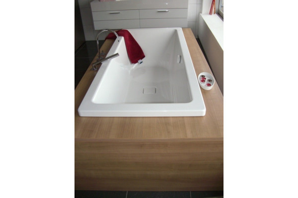 Стальная ванна Kaldewei Avantgarde Conoduo 734 с покрытием Easy-Clean, пристенная, прямоугольная