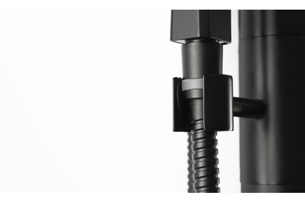 Смеситель Lemark Bronx LM3744BL напольный, для ванны с душем, черный, однорычажный, длина излива 23.3 см