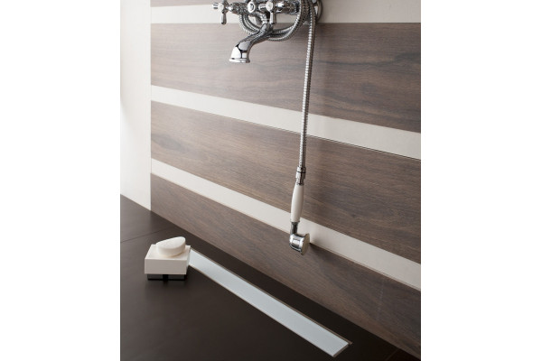 Душевой лоток Pestan Confluo Frameless Line 650 white glass белый, хром, в пол около стены