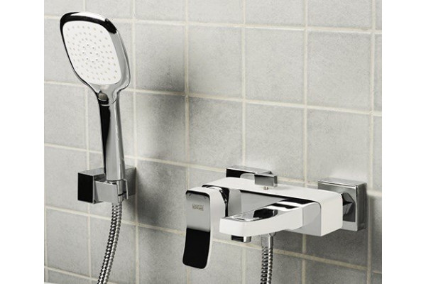Смеситель Wasserkraft Aller 1061 white для ванны с душем, однорычажный, длина излива 18.6 см