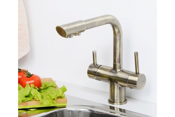 Смеситель Wasserkraft A8037 для кухонной мойки, светлая бронза, однорычажный, высота излива 20.8 см