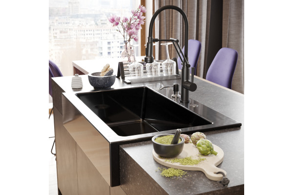 Смеситель для кухни Domaci Равенна DCB 7012 черный, с гибким изливом